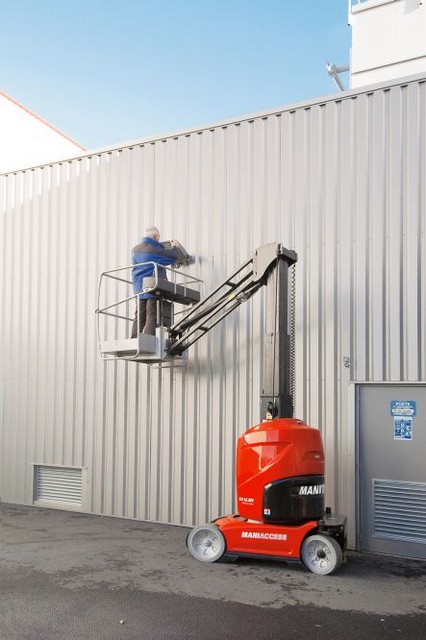 法国曼尼通Manitou 90Vair垂直高空作业平台